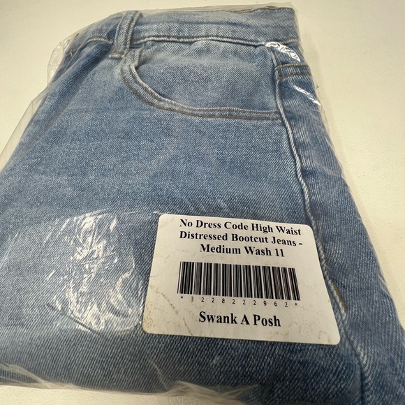 Swank A Posh Women’s No Dress Code Hi-waisted distressed bootcut jean sz 11 - Picture 3 of 3